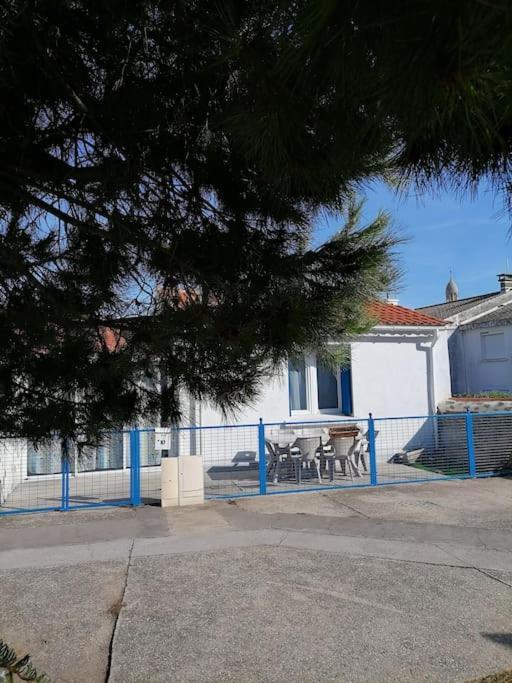Maison de pecheur cour privée en centre ville Saint-Gilles-Croix-de-Vie Extérieur photo